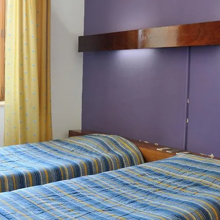 Residencial Moderna بيت ضيافة فيغيورا دا فوز