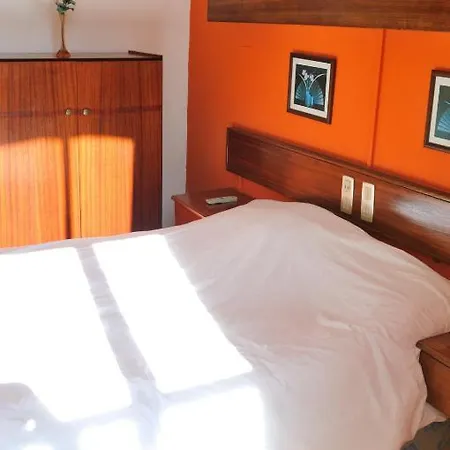 Residencial Moderna Pensión *